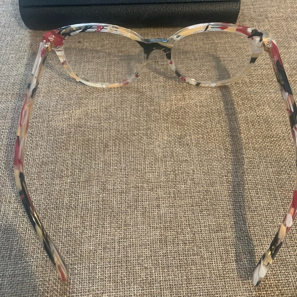 NOT FOR SALE -Beautiful Unique Burberry Glasses - Picture 4 of 6